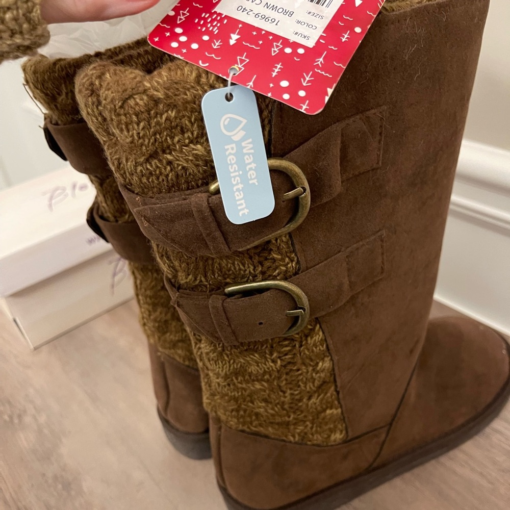MUK LUKS Essentials Women’s Boots Size 8